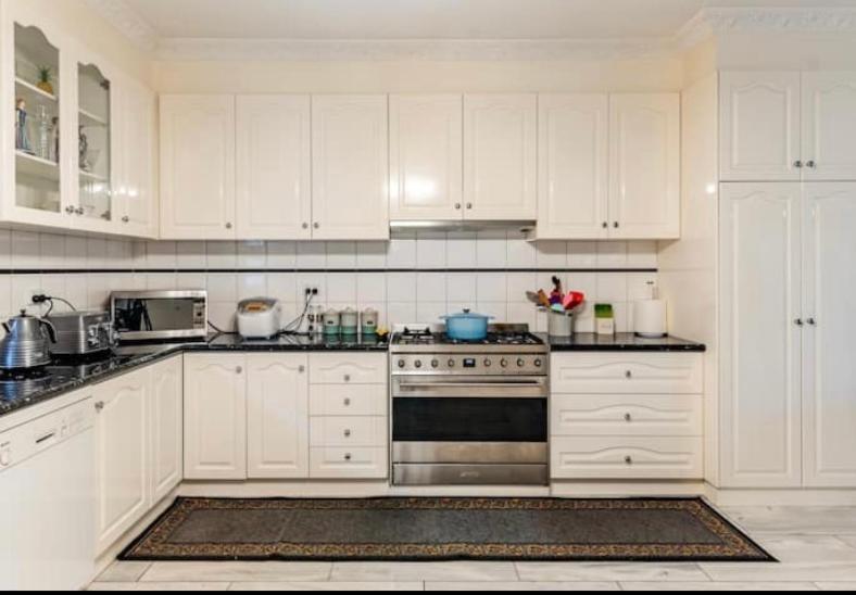 Cosy Private Room Easy Access To City & Airport Melbourne Eksteriør bilde