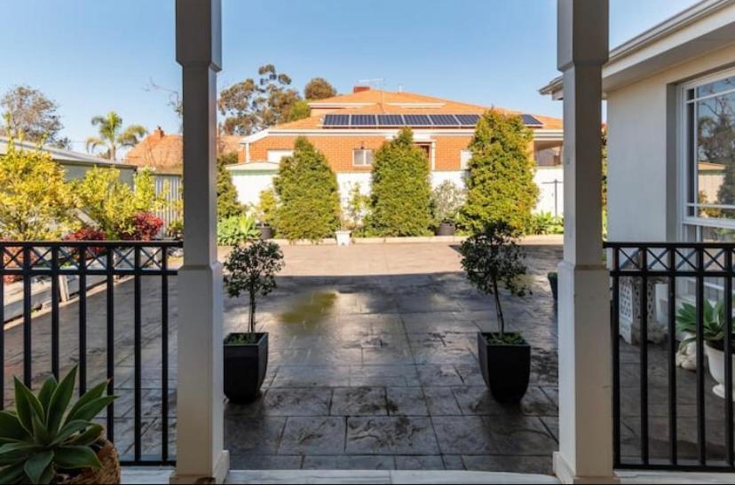 Cosy Private Room Easy Access To City & Airport Melbourne Eksteriør bilde